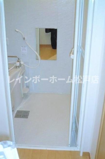 仲介手数料（賃料の1.10ヵ月）の50％OFF対象物件！の浴室