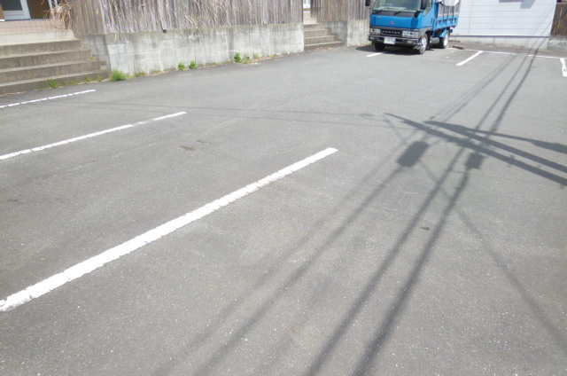 カーサLOVの駐車場