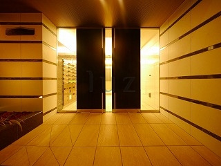 エスポワール横浜のエントランス