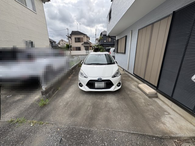 ビレッジシモの駐車場