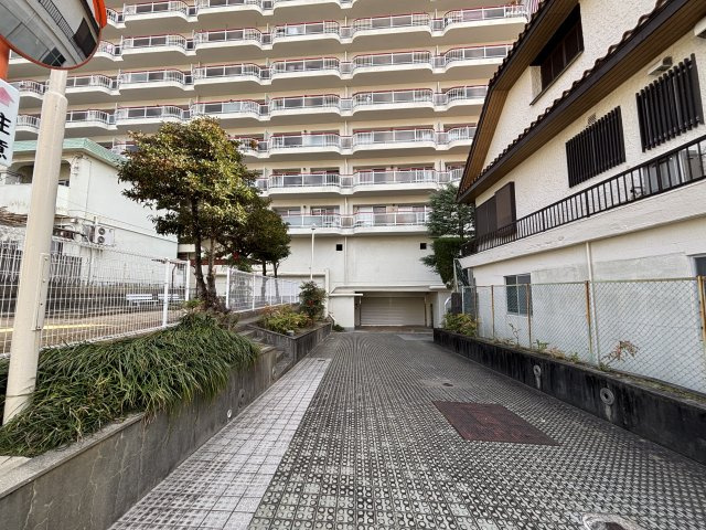 グランドハイツ甲陽園の外観