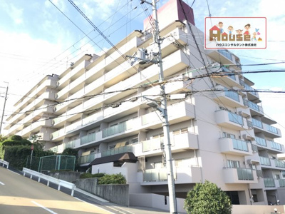 【外観】 | シーアイマンション夙川広田 | ８階上層階のため陽当たり・通風良好の住まい。戸建感覚の2.29平米の専用ポーチ付♪