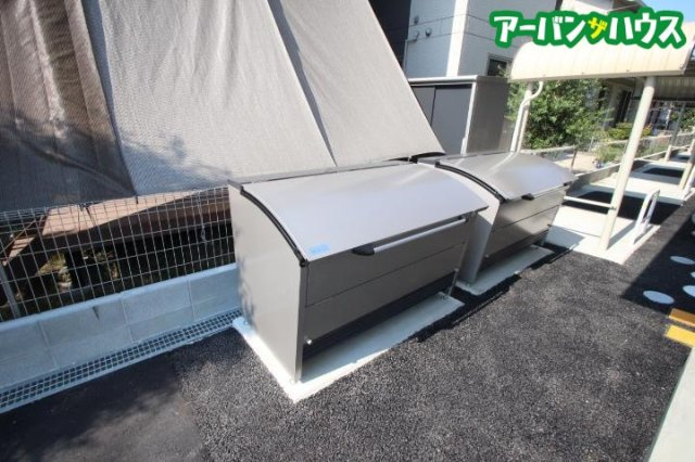 フォレスト平野A 東棟
