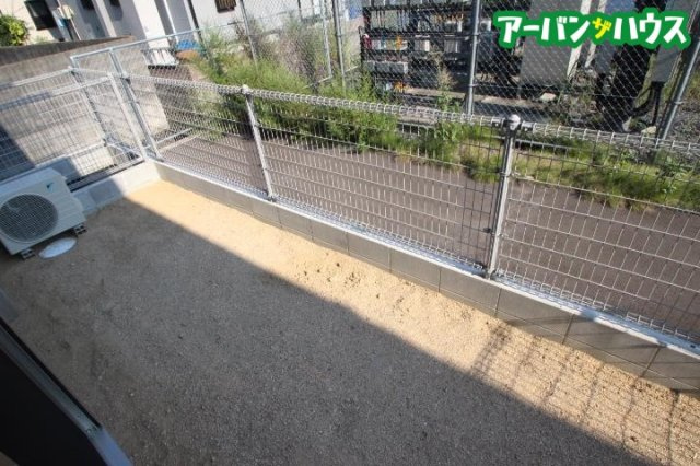 フォレスト平野A 東棟のバルコニー