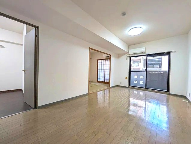 メープル神戸本山の居間・リビング