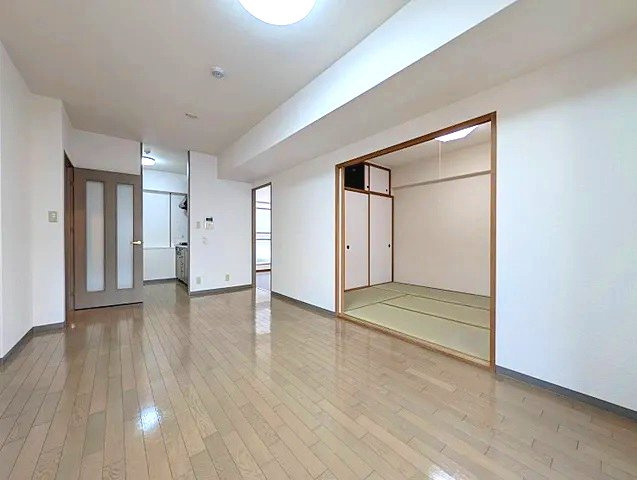 メープル神戸本山の居間・リビング