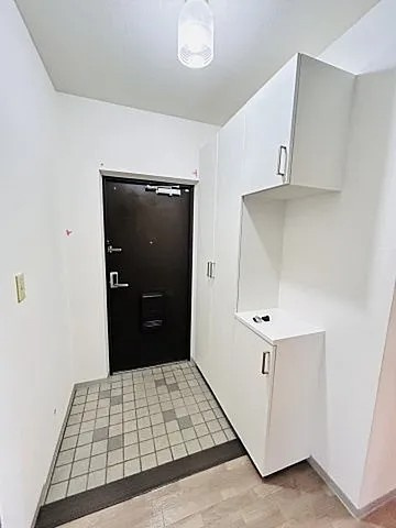 コンフォール広田の玄関