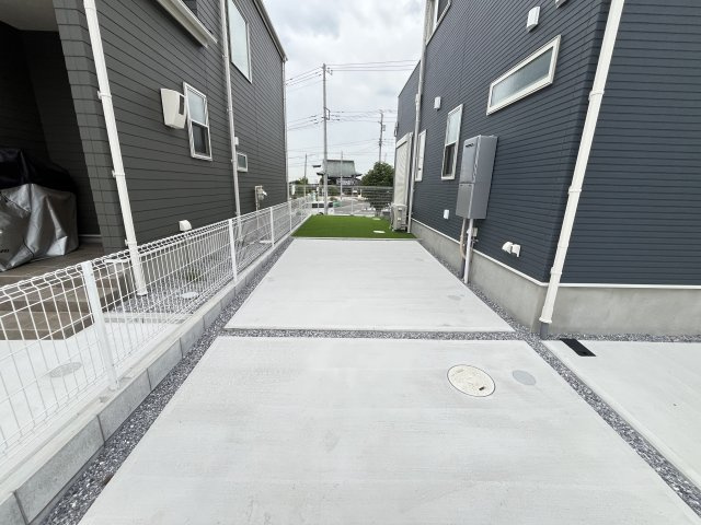 西平井二丁目S邸B棟の駐車場