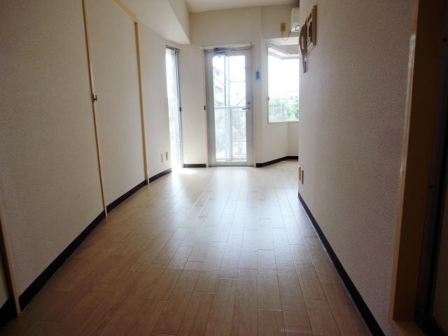 ベルトピア中山手の洋室