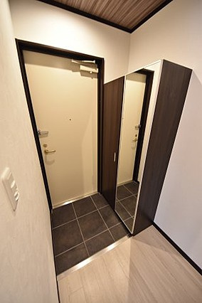キャメロンプレイス中山手通の玄関