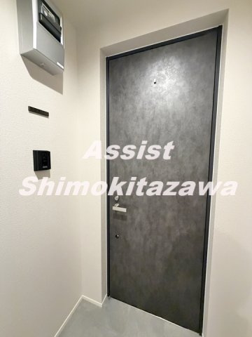 クレール世田谷の玄関