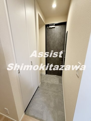 クレール世田谷の玄関