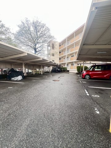 夙川ライムヴィラの駐車場
