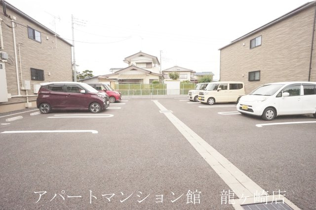 ノーブル ウエストⅥの駐車場