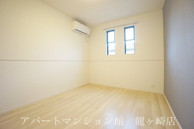 ノーブル ウエストⅥの洋室