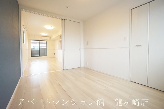 ノーブル ウエストⅥの洋室