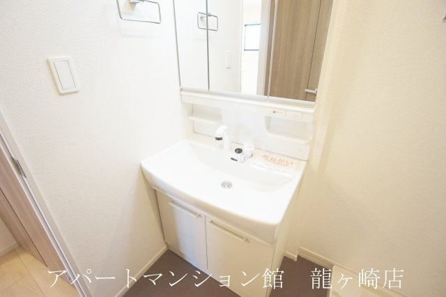 ノーブル ウエストⅥの独立洗面台