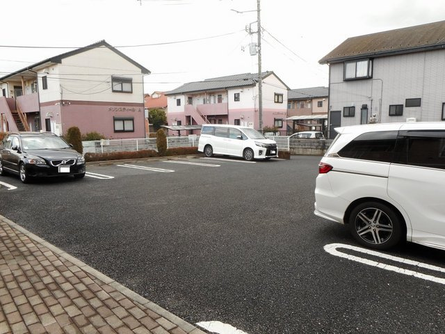 さくらヒルズの駐車場