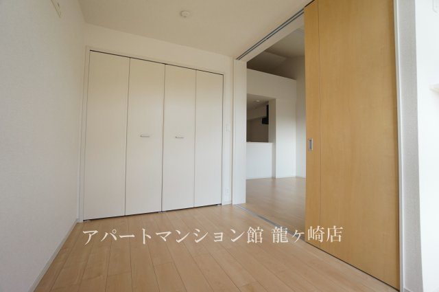 ヴィラ・エレガントαの洋室