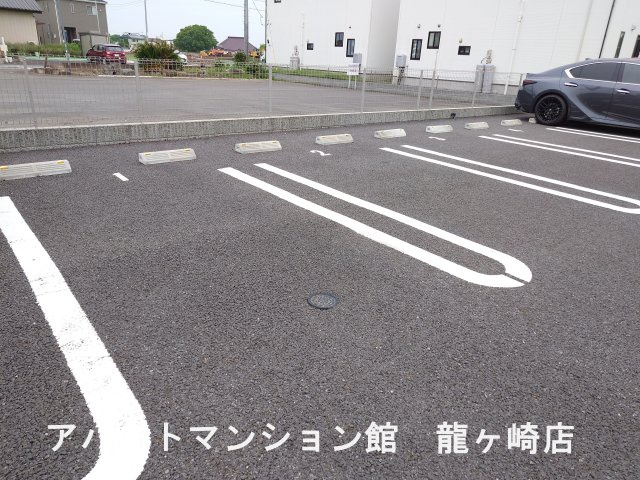 ベラカーサ　セコンドの駐車場