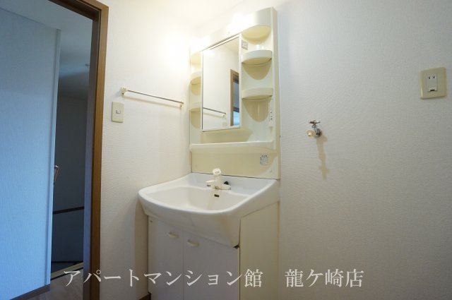 O＆KレジデンスBの独立洗面台