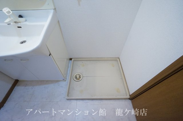 O＆KレジデンスBのその他|室内洗濯置場
