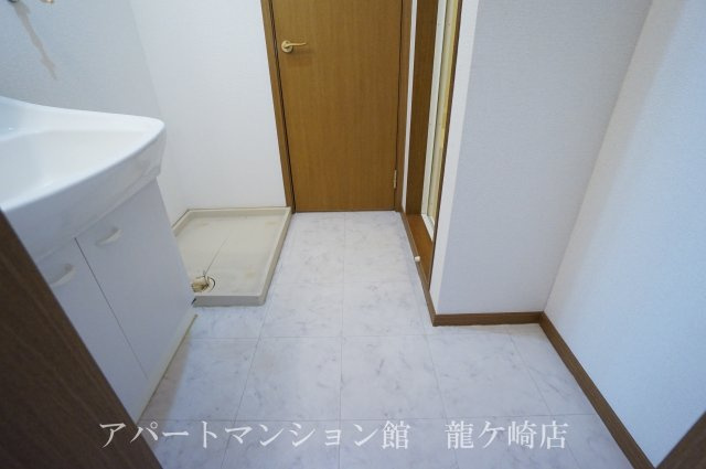 O＆KレジデンスBの洗面所