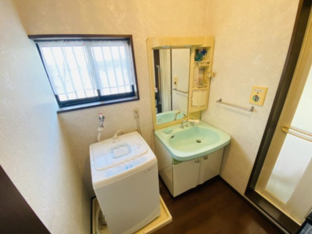 瑞穂市 居倉（美江寺駅） 2階建 ４ＬＤＫの独立洗面台