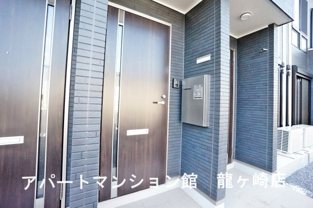 irie life （アイリーライフ)の玄関
