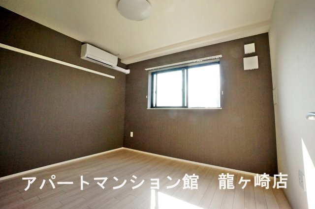 irie life(アイリーライフ）の洋室