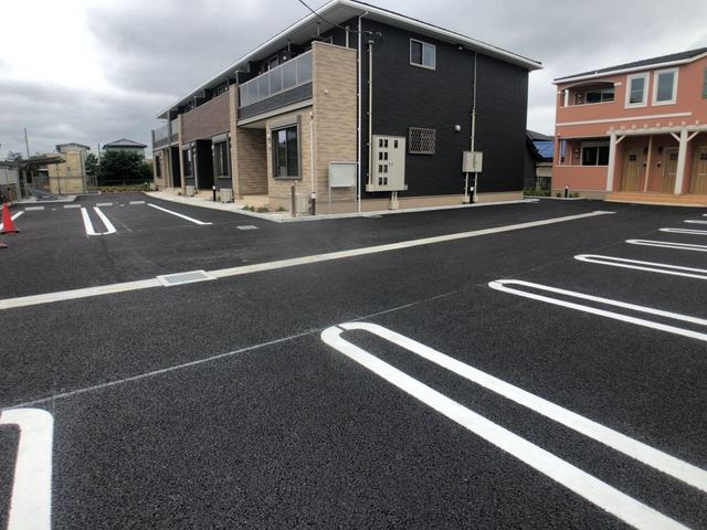 オズ　ワールドⅡの駐車場