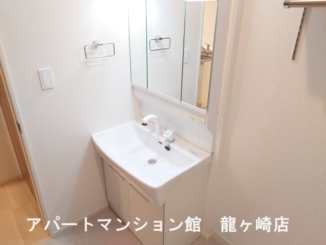 ポスト　フォルトナートＢの独立洗面台