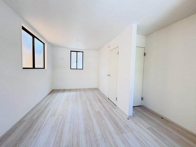 三郷市上彦名新築戸建【彦郷小学校：9分】の子供部屋|10帖洋室・間仕切りにて部屋分割可能