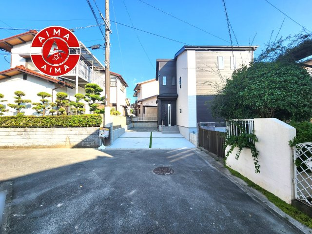 大野城市緑ケ丘3丁目第1-1棟（A号棟）の外観|前面道路含む現地の写真です。