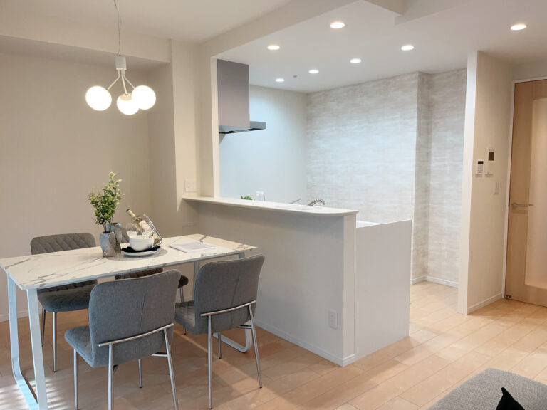 Ｂｒｉｌｌｉａレジデンス六甲アイランドの居間・リビング|こちらの居間で趣味の時間をお楽しみください