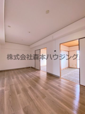 【居間・リビング】 | 　奥野マンション | こちらのリビングで趣味の時間をお楽しみください