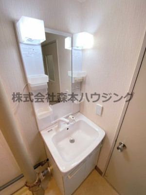 【独立洗面台】 | 　奥野マンション | 独立洗面台で身支度をすべて済ませてしまいましょう