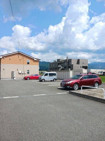 サニーレセーナの駐車場|カースペースがあります