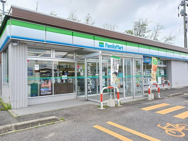 レジデンス　せんゆうの周辺|ファミリーマート能代港入口店まで120m