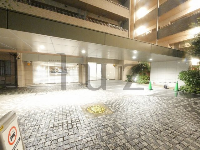 ザパークハウス横濱中山のエントランス