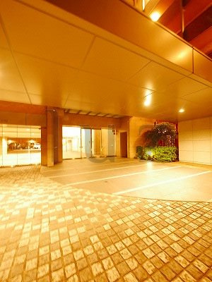ザパークハウス横濱中山のエントランス