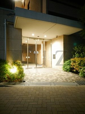 ザパークハウス横濱中山のエントランス