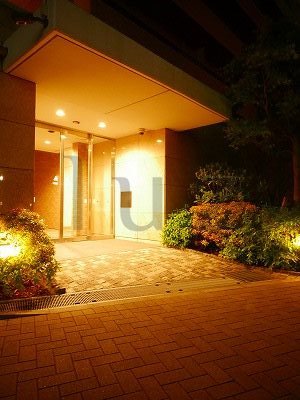 ザパークハウス横濱中山のエントランス