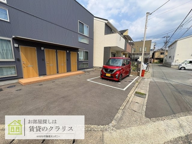 Land桂（ランド）の駐車場