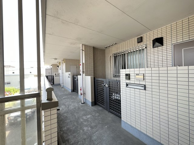 カトゥル セゾン札場のエントランス