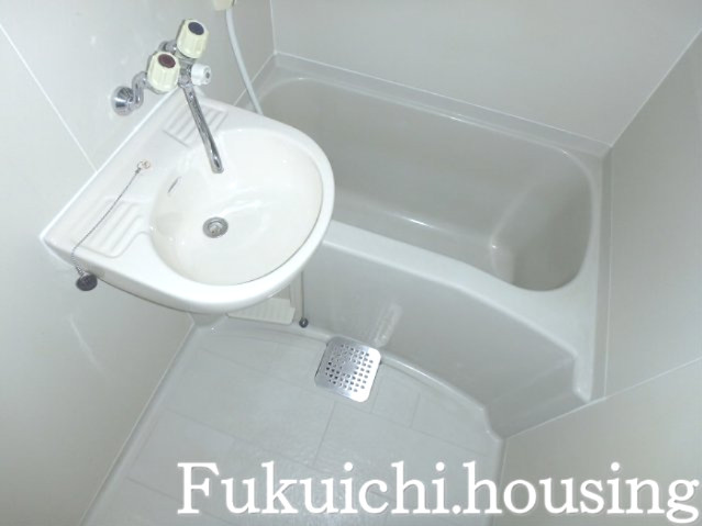 グレイセフル経堂の浴室