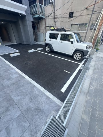 Alivis桜川の駐車場