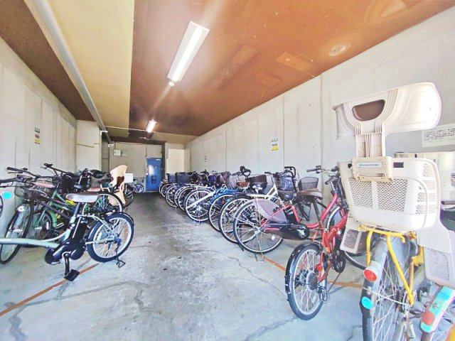 淡路第１ダイヤモンドハイムの駐輪場