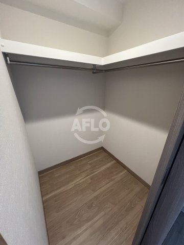 グランドメゾン新梅田タワー THE CLUB RESIDENCEの収納|グランドメゾン新梅田タワー THE CLUB RESIDENCE　ウォークインクローゼット