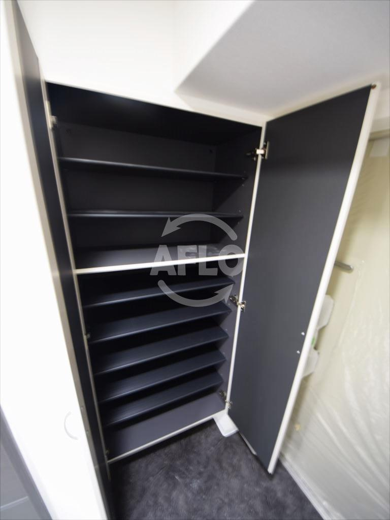 ノーブルスクエア新町　堀江小学校区のその他|ノーブルスクエア新町　シューズＢＯＸ（姿見付き）